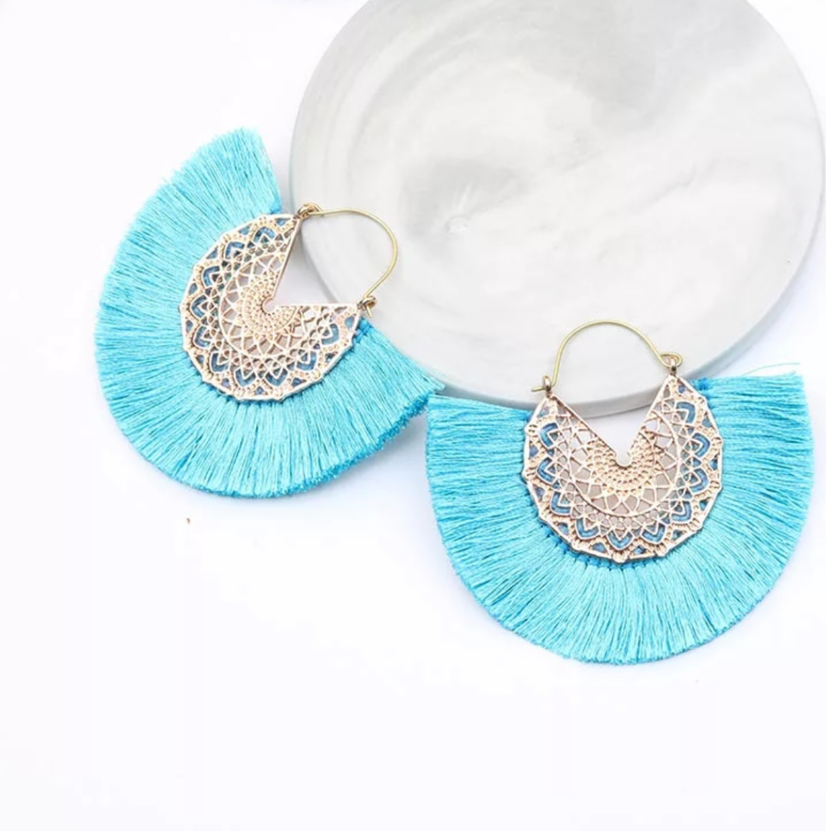 Fashionable Color Earrings